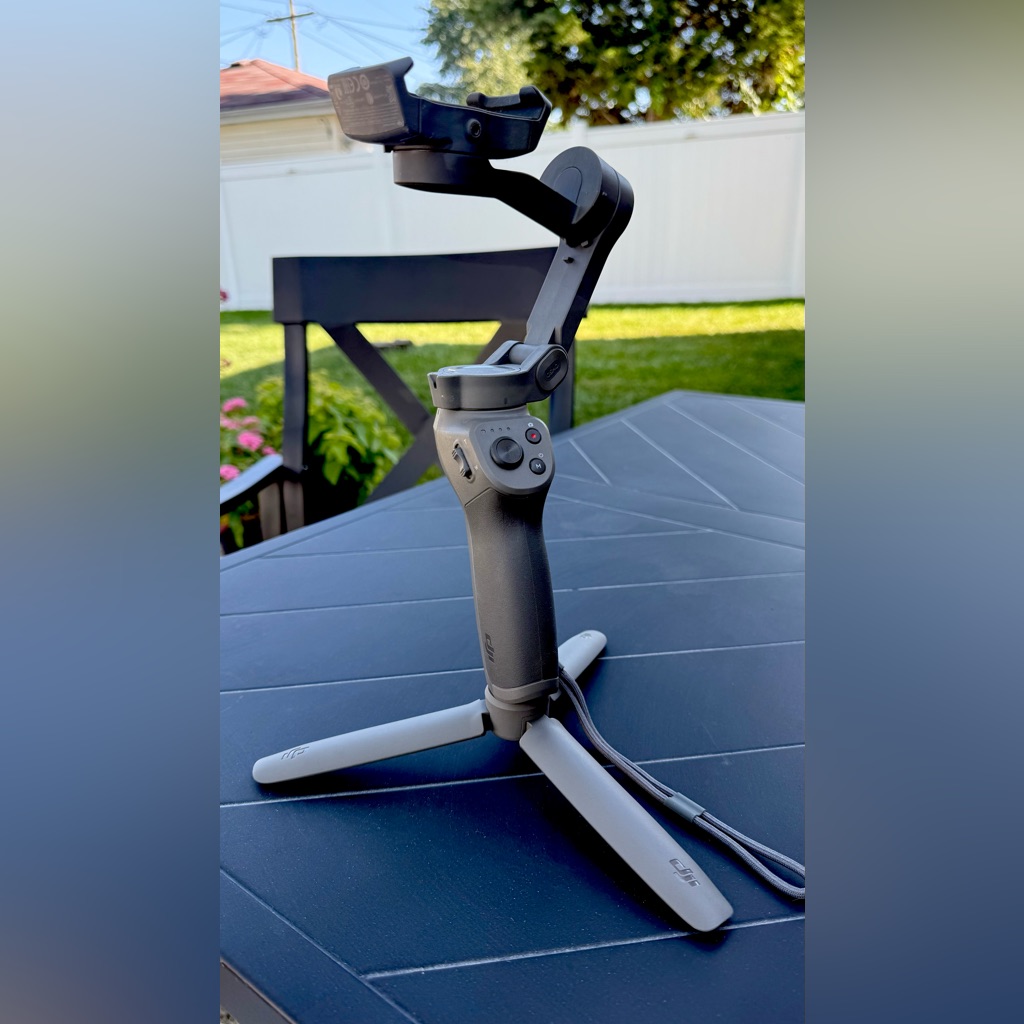 Dji Osmo Mobile 3 - Axis Handheld Stabilizer For Smartphones (Video Blog)/Used